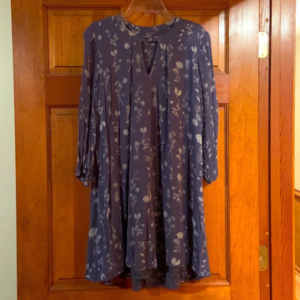 Perfect dress for a sunny day or for church and very comfortable!